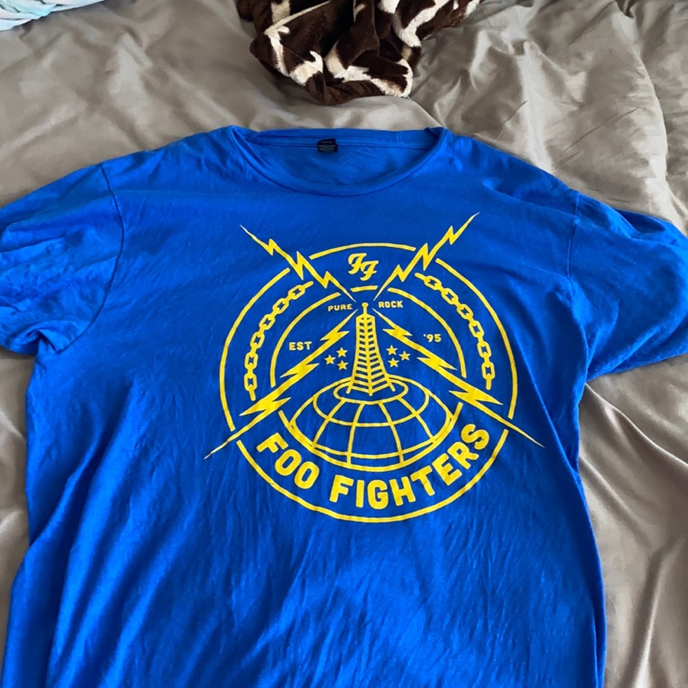 Foo Fighters band shirt
